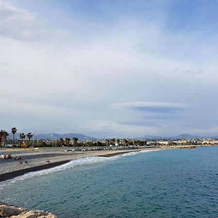 La Villa Castel - Haut De Villa - Parkings- 3 Chambres - 8 Couchages - Jardin - Barbecue Cagnes-sur-Mer Dış mekan fotoğraf