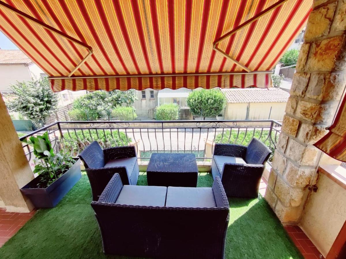 La Villa Castel - Haut De Villa - Parkings- 3 Chambres - 8 Couchages - Jardin - Barbecue Cagnes-sur-Mer Dış mekan fotoğraf